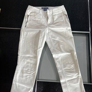 Democracy White Jean Capri Size 2